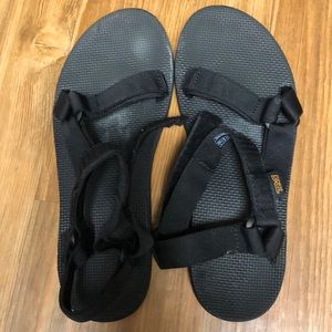 Black Universal Teva Sandals